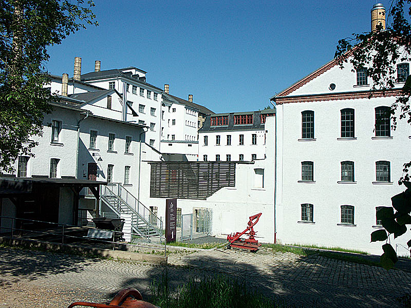 Historische Außenansicht der Museumsfabrik in Selb-Plößberg.
