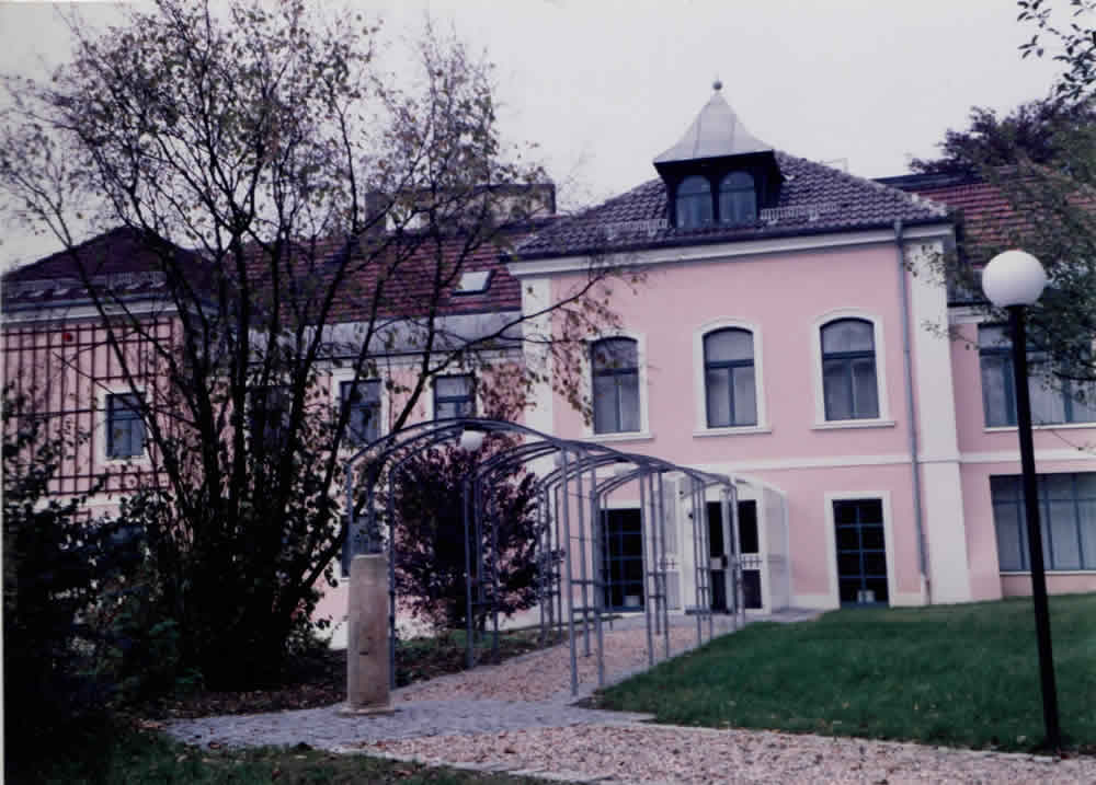 Hutschenreuther-Villa als Museum in Hohenberg, historische Außenansicht.