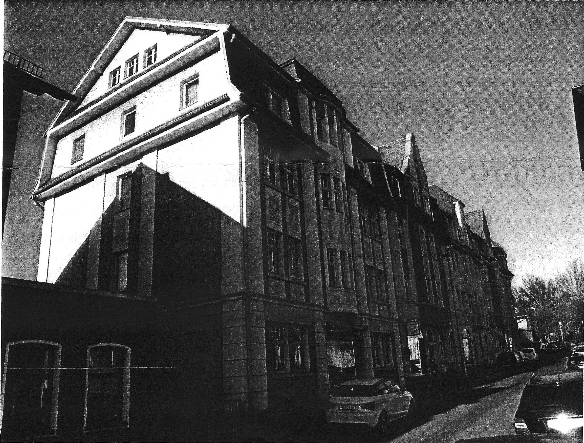 Schwarzweiße Bestandsaufnahme der Mietshauszeile Friedrich-Ebert-Straße 29 bis 35 aus der Denkmalbegründung von 2012.